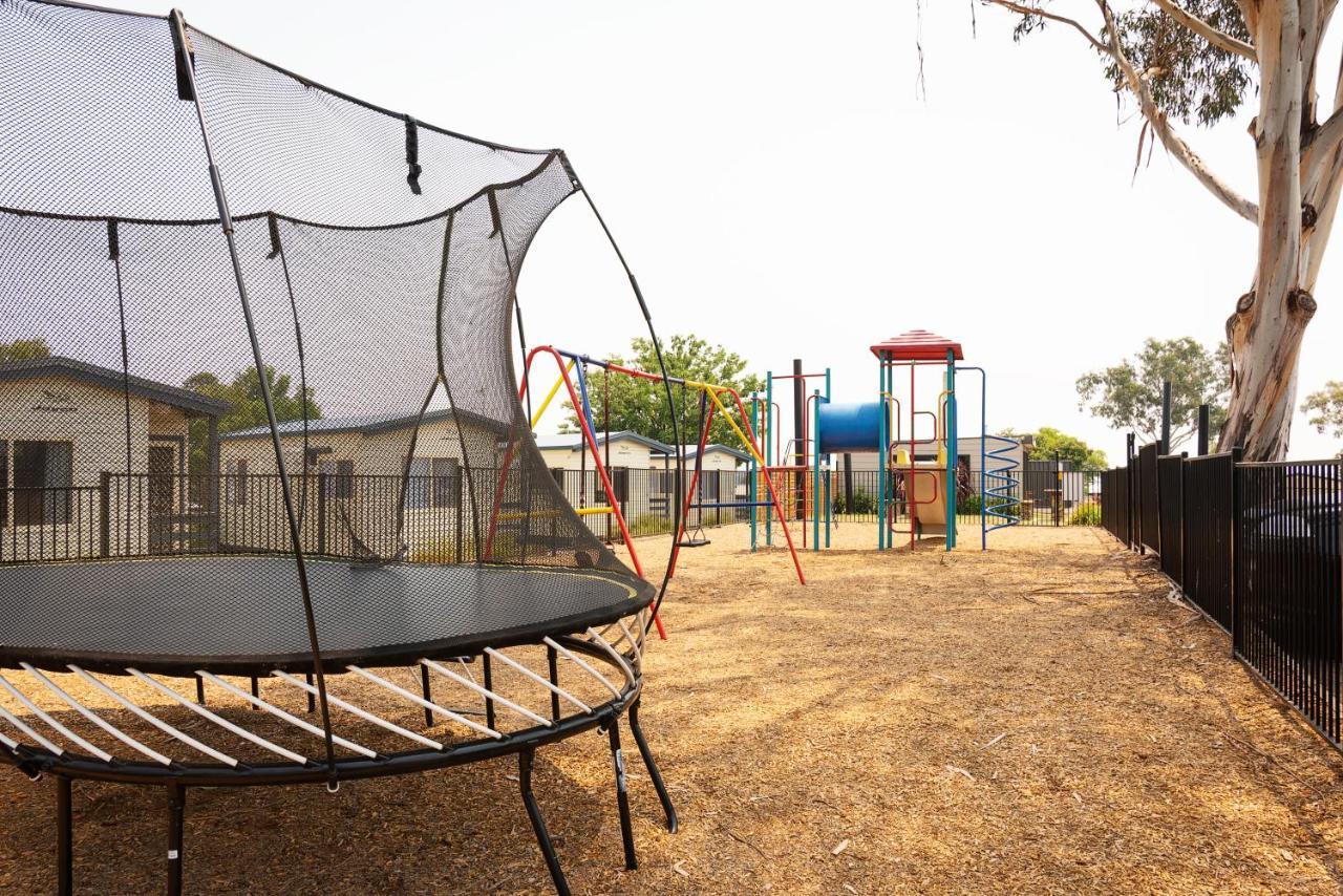 Crestview Tourist Park 호텔 퀘안비얀 외부 사진