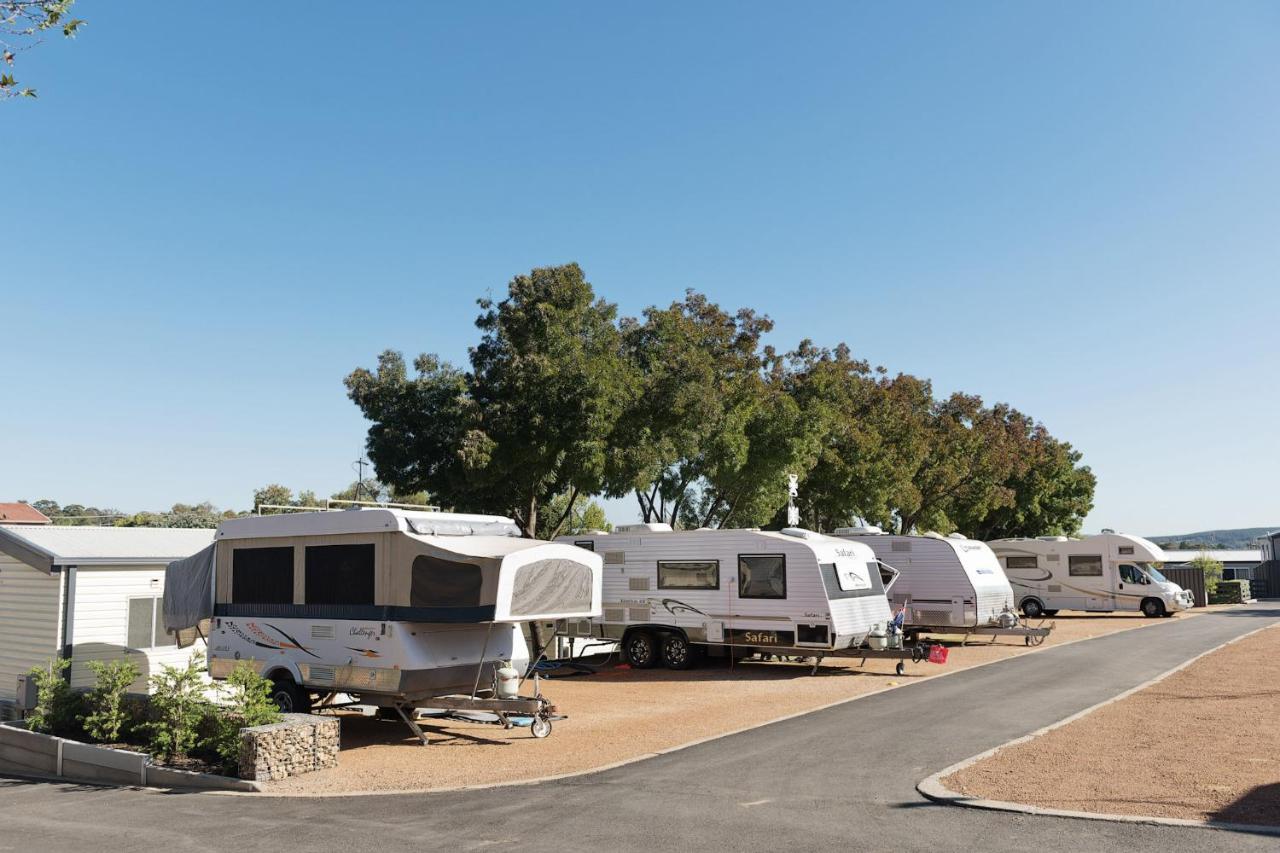 Crestview Tourist Park 호텔 퀘안비얀 외부 사진